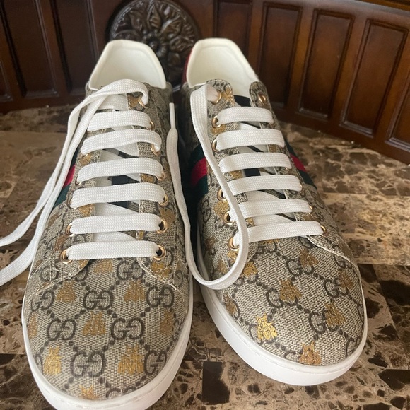 REPOSH Women's Ace GG Supreme Sneaker with Bees - Picture 3 of 5